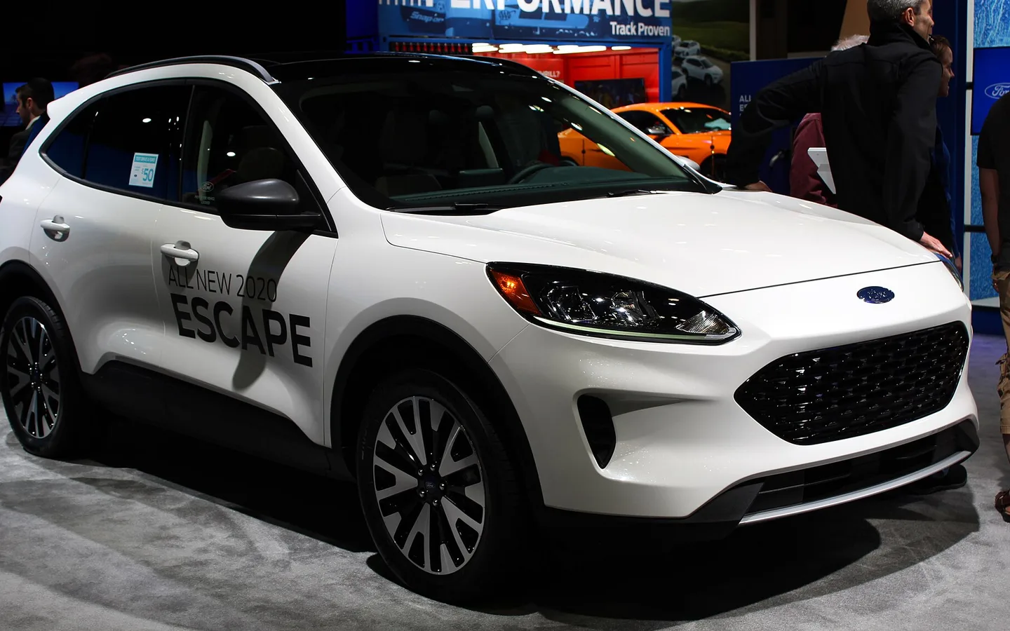 Ford Escape, كروس أوفر