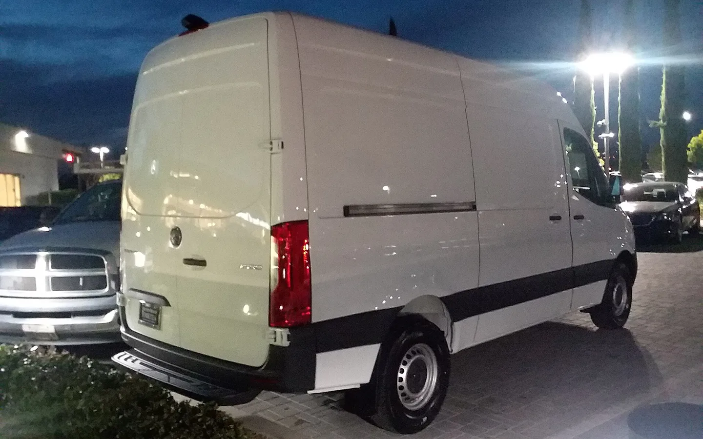 Mercedes-Benz Sprinter, فان تجاري